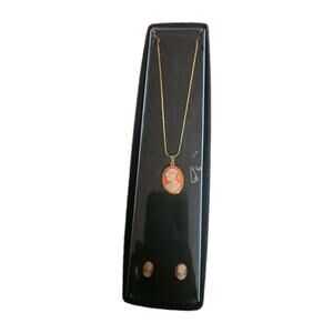 VTG Cameo Gold Tone Necklace And Pierced Earrings Set